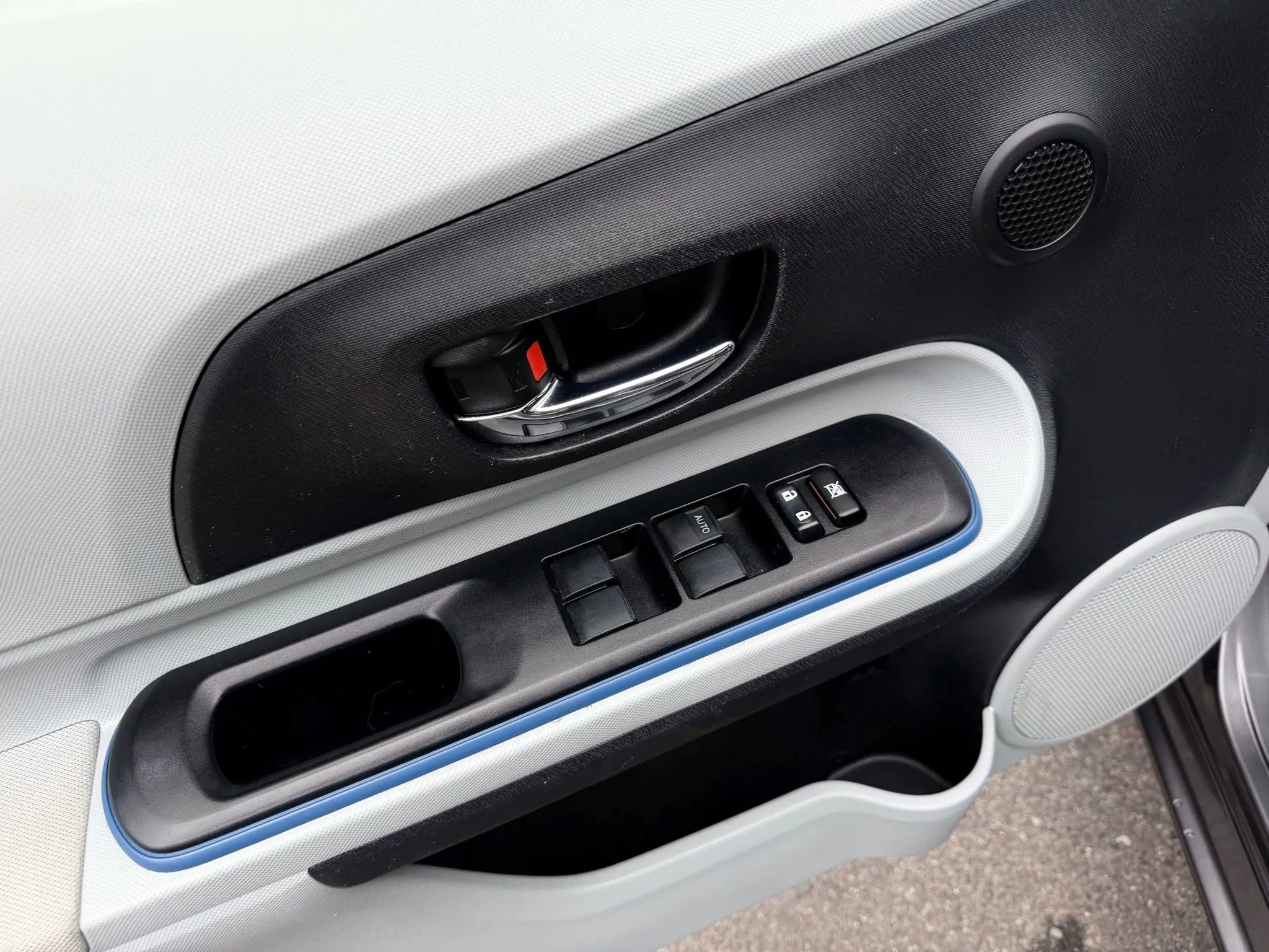 Used 2012 Toyota Prius C Three image 20