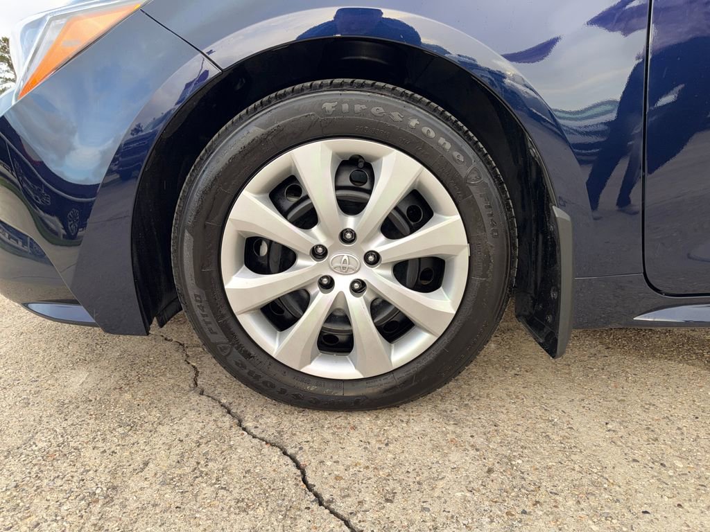Used 2025 Toyota Corolla LE image 29
