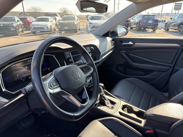 Used 2024 Volkswagen Jetta SE FWD image 21