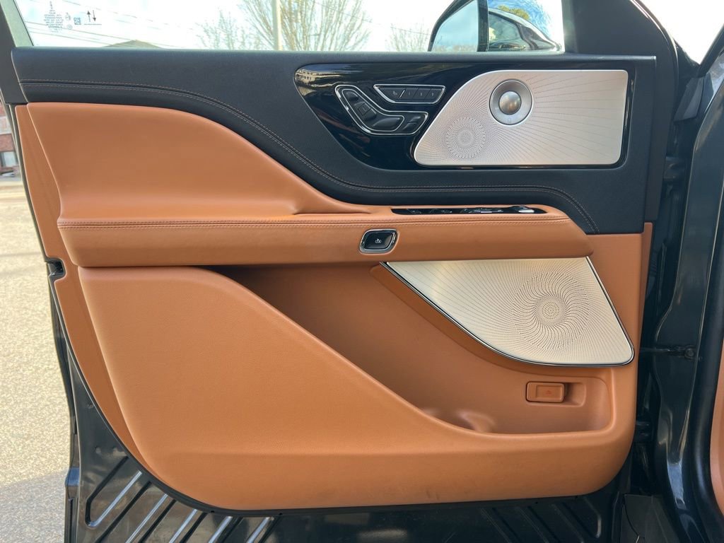 Used 2022 Lincoln Aviator Black Label w/ Dynamic Handling Package image 10