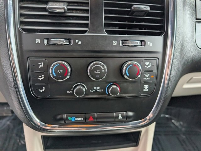 Used 2018 Dodge Grand Caravan SXT image 16