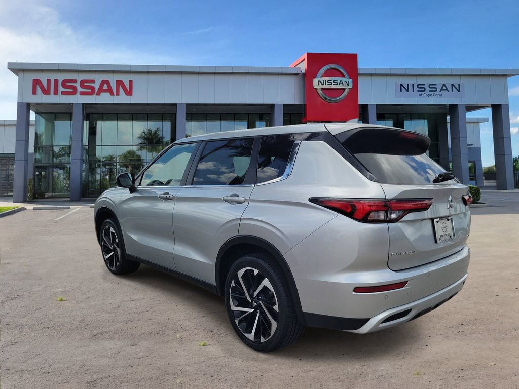 Used 2024 Mitsubishi Outlander SE AWD/4WD image 6