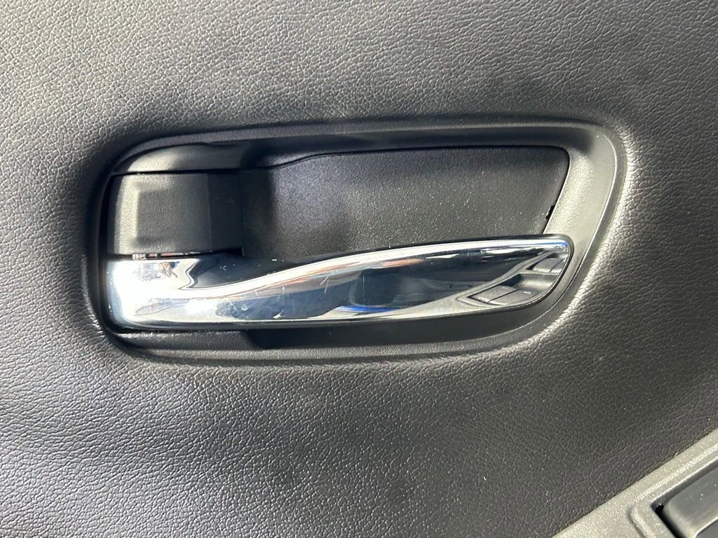 Used 2025 Nissan Frontier PRO-4X image 33