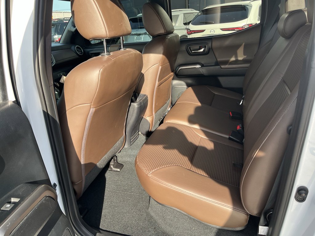 Used 2017 Toyota Tacoma Limited image 22