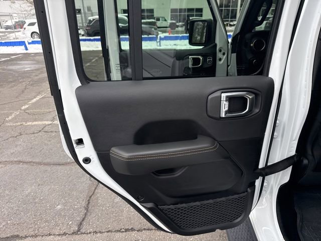 Used 2024 Jeep Wrangler Sahara image 37