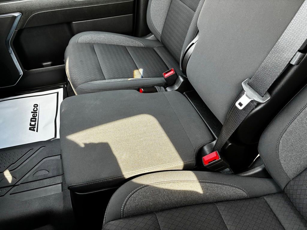 Used 2024 Chevrolet Silverado 1500 LT image 38