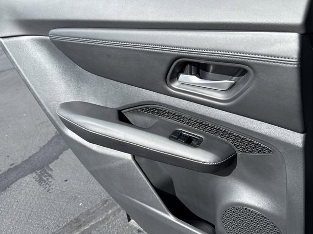 Certified 2024 Nissan Ariya FWD image 10