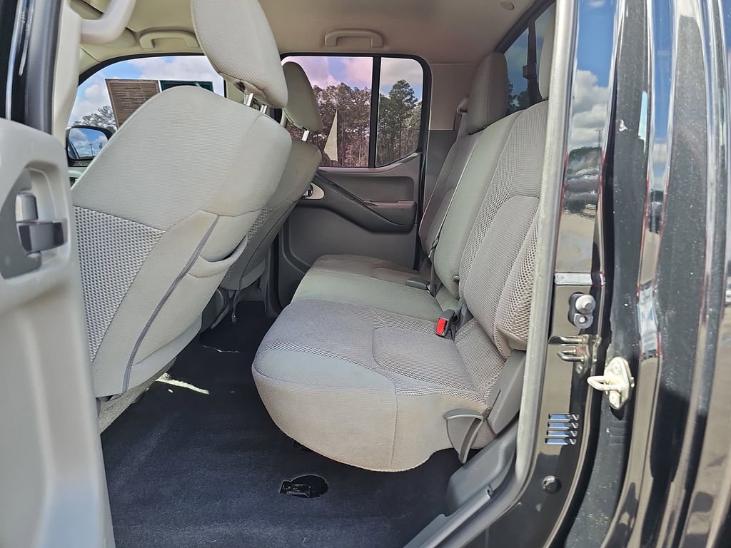 Used 2019 Nissan Frontier SV image 17