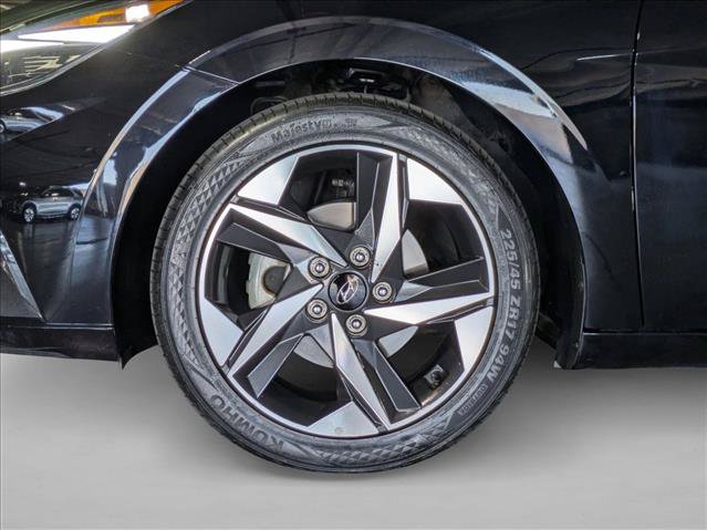 Used 2022 Hyundai Elantra SEL w/ Convenience + Premium Package FWD image 23