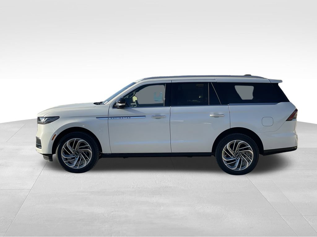 New 2025 Lincoln Navigator Reserve image 2