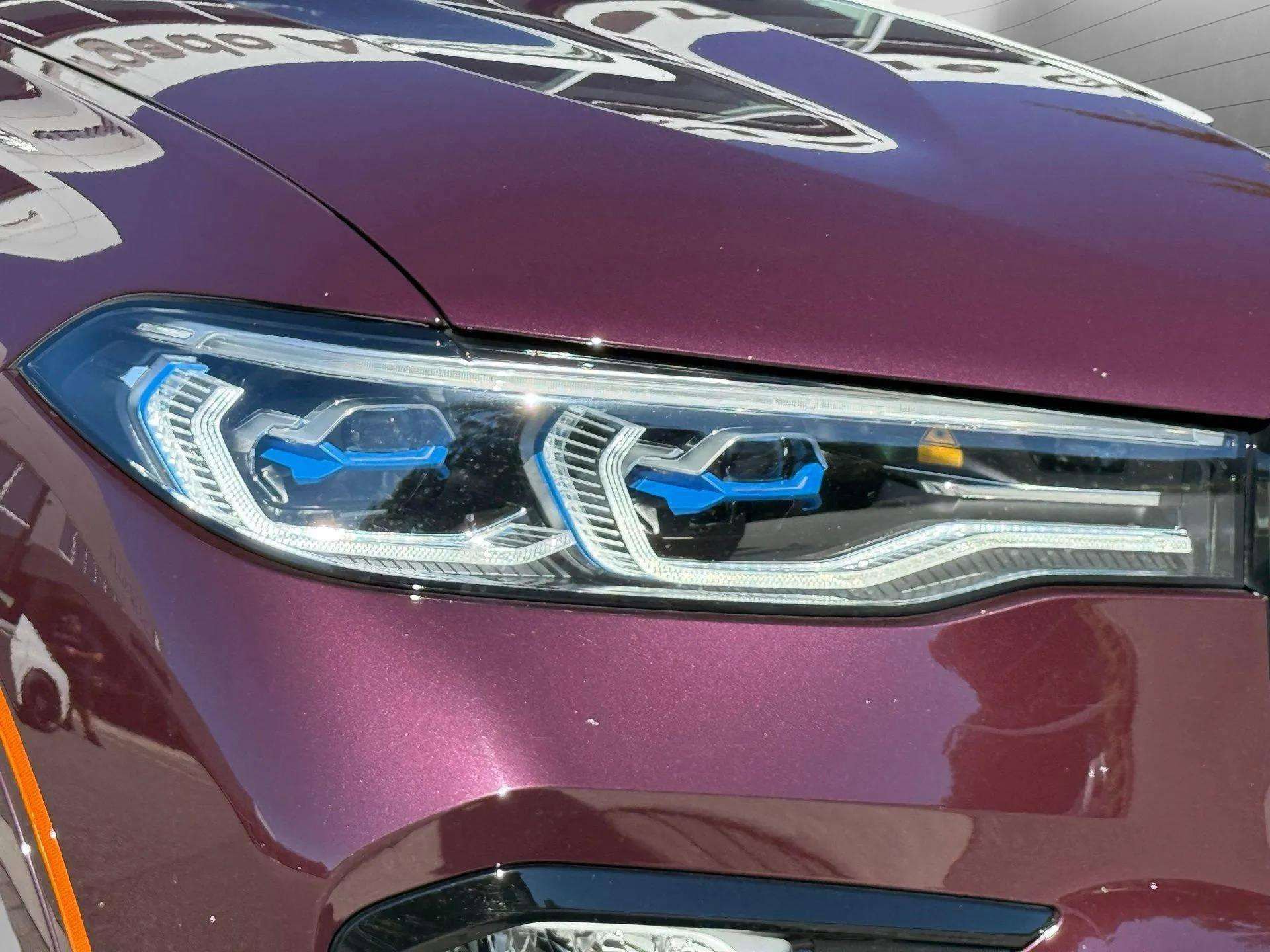 Used 2022 BMW X7 M50i image 9