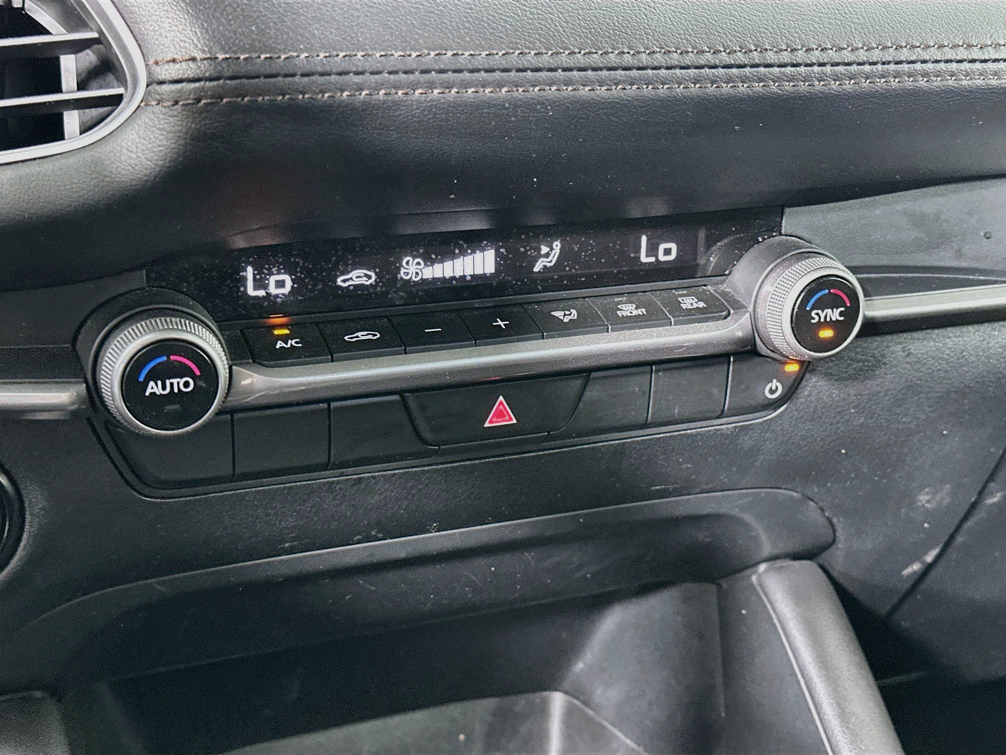 Used 2024 MAZDA MAZDA3 s FWD image 24