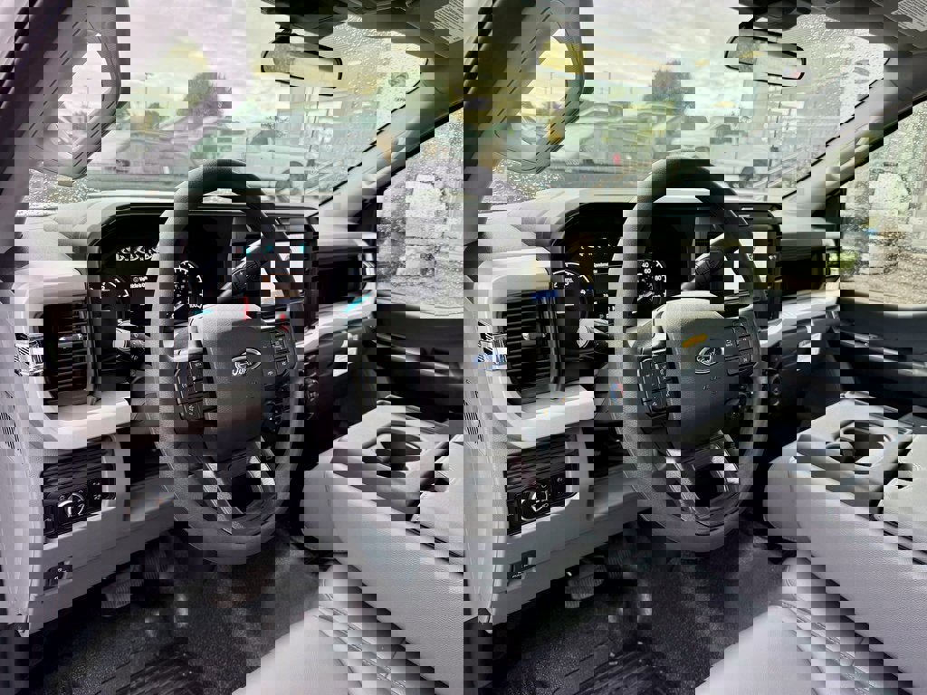 New 2026 Ford F250 XL w/ XL Chrome Package image 8