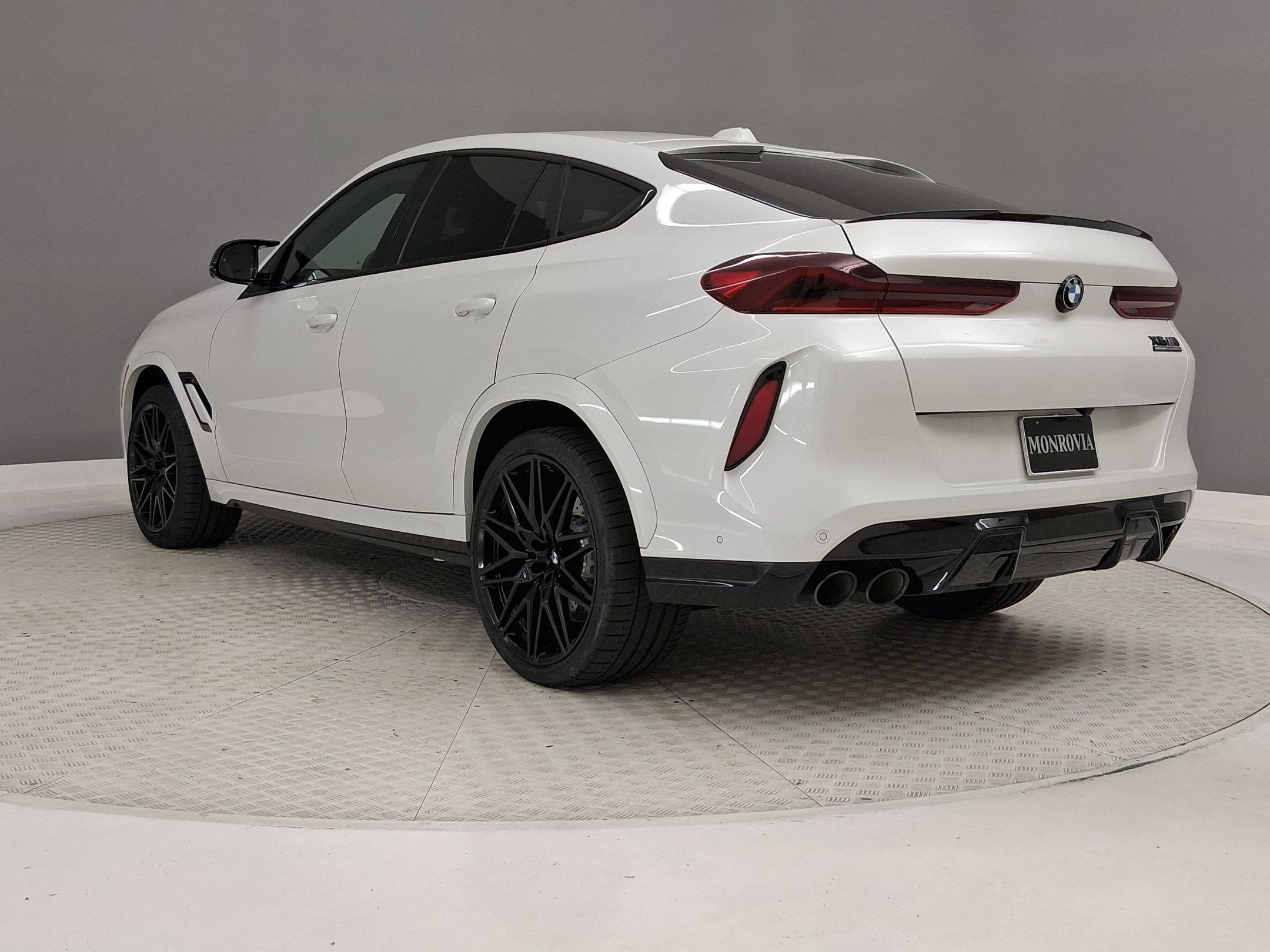 Used 2024 BMW X6 M Competition w/ Executive Package AWD/4WD image 3