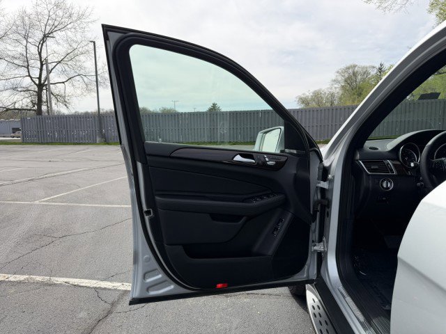 Used 2017 Mercedes-Benz GLS 450 4MATIC image 21