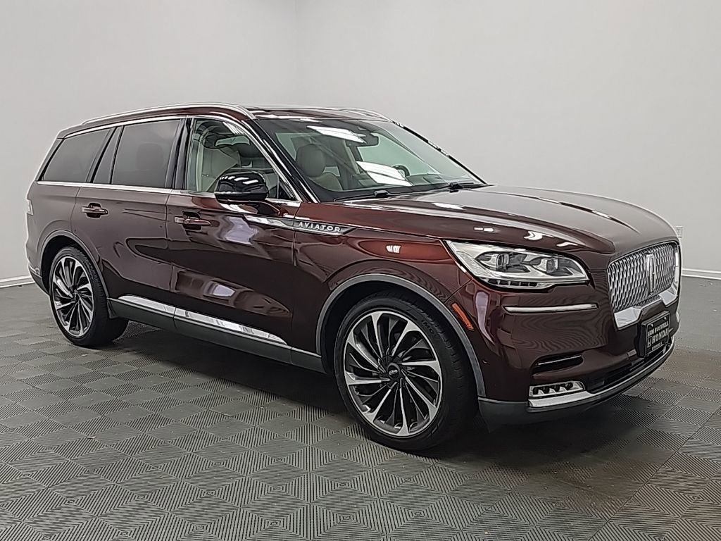 Used 2020 Lincoln Aviator Reserve w/ Equipment Group 202A image 2