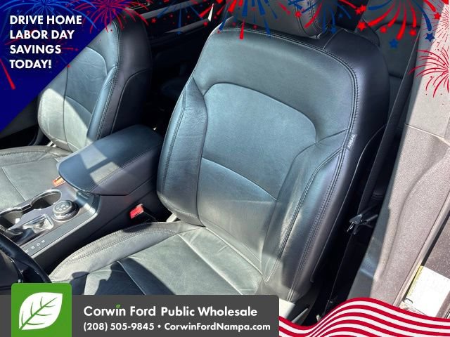 Used 2017 Ford Explorer XLT w/ Equipment Group 202A AWD/4WD image 24