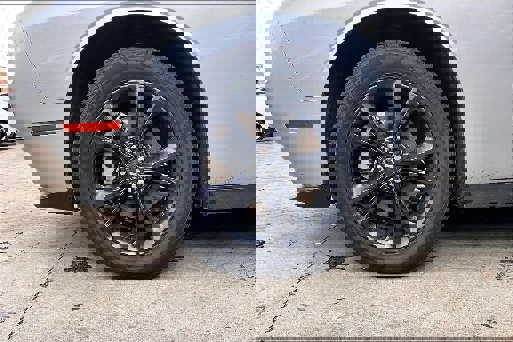 Used 2022 Dodge Challenger SXT w/ Driver Convenience Group image 8