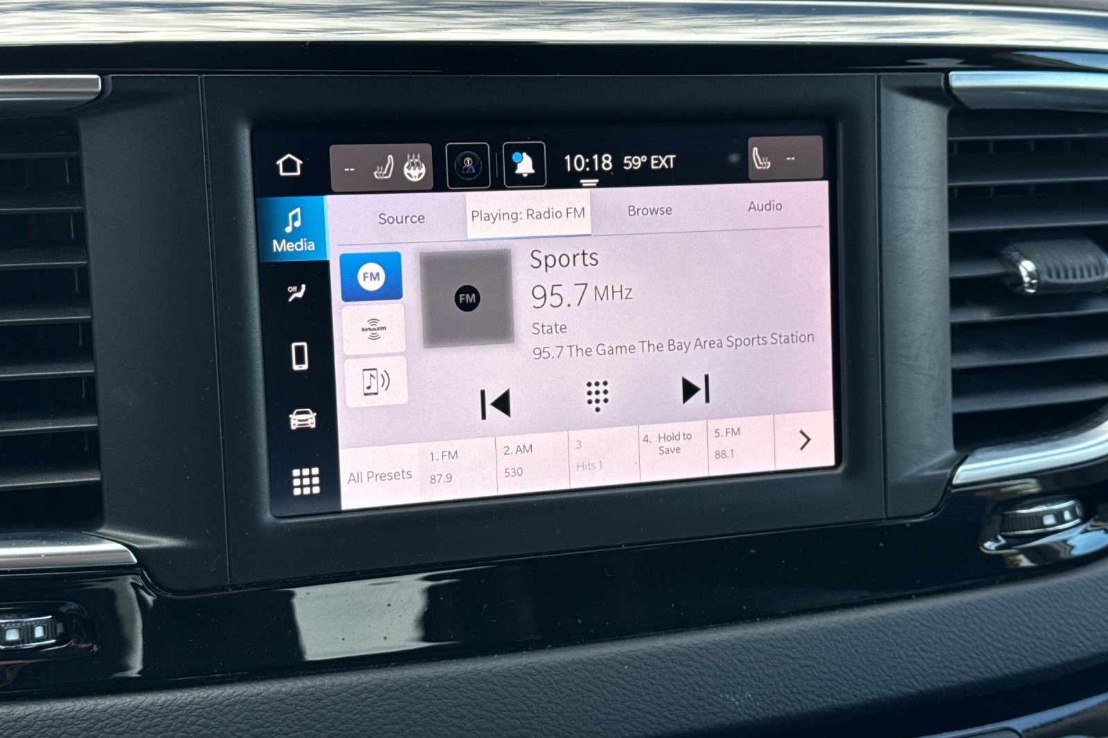 Used 2024 Chrysler Voyager LX image 21