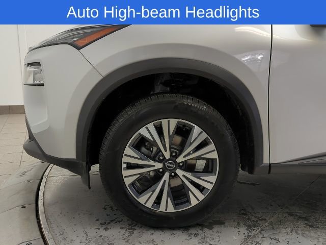 Used 2022 Nissan Rogue SV image 11