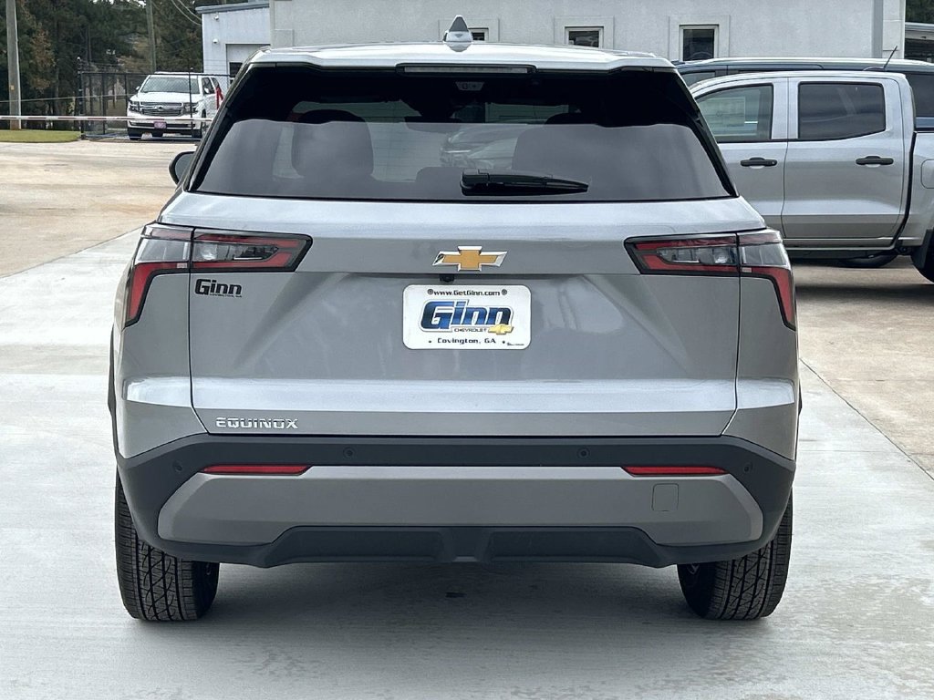 New 2027 Chevrolet Equinox LT w/ Convenience Package II FWD image 3