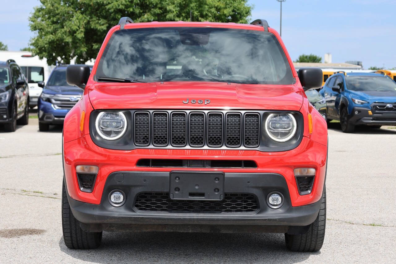 Used 2021 Jeep Renegade Latitude w/ Luxury Group II AWD/4WD image 2