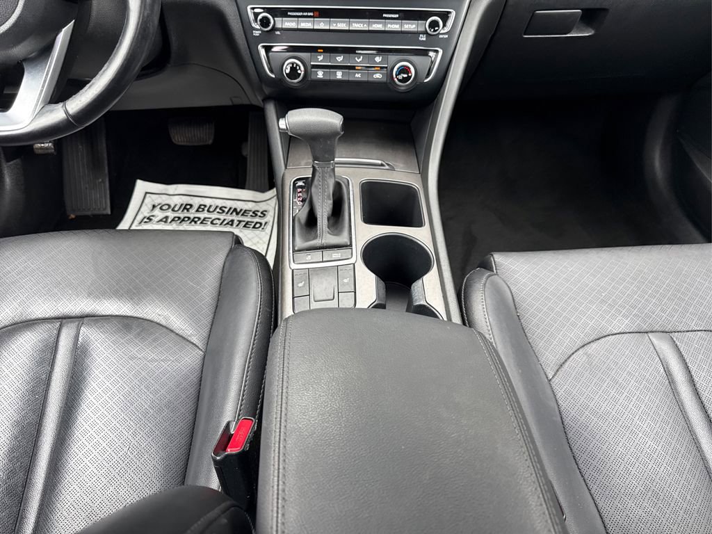 Used 2020 Kia Optima SE image 17