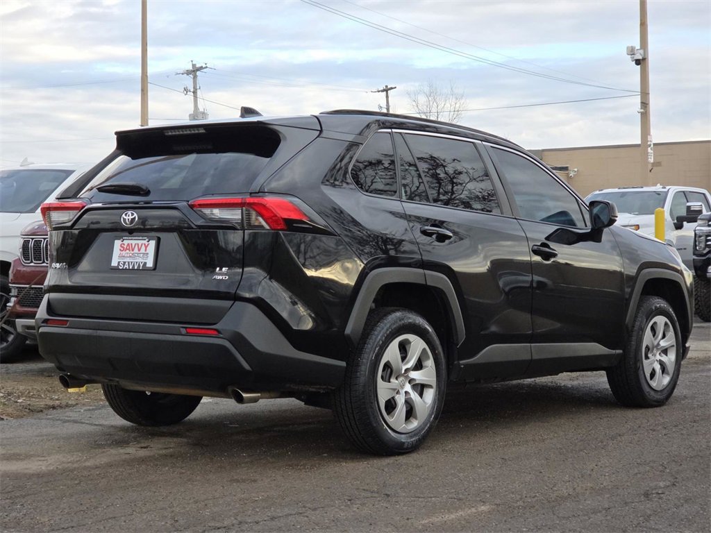 Used 2021 Toyota RAV4 LE image 12