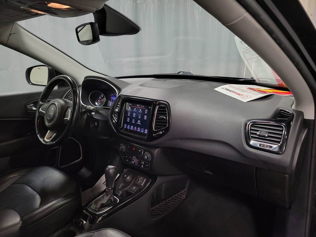 Used 2020 Jeep Compass Limited image 27
