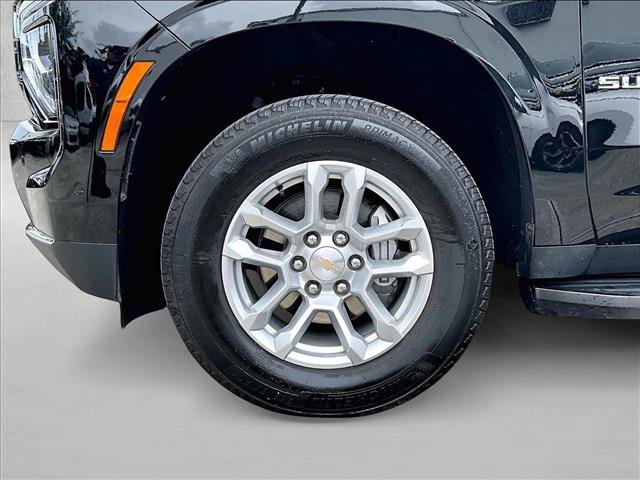 Used 2026 Chevrolet Suburban LS RWD image 10