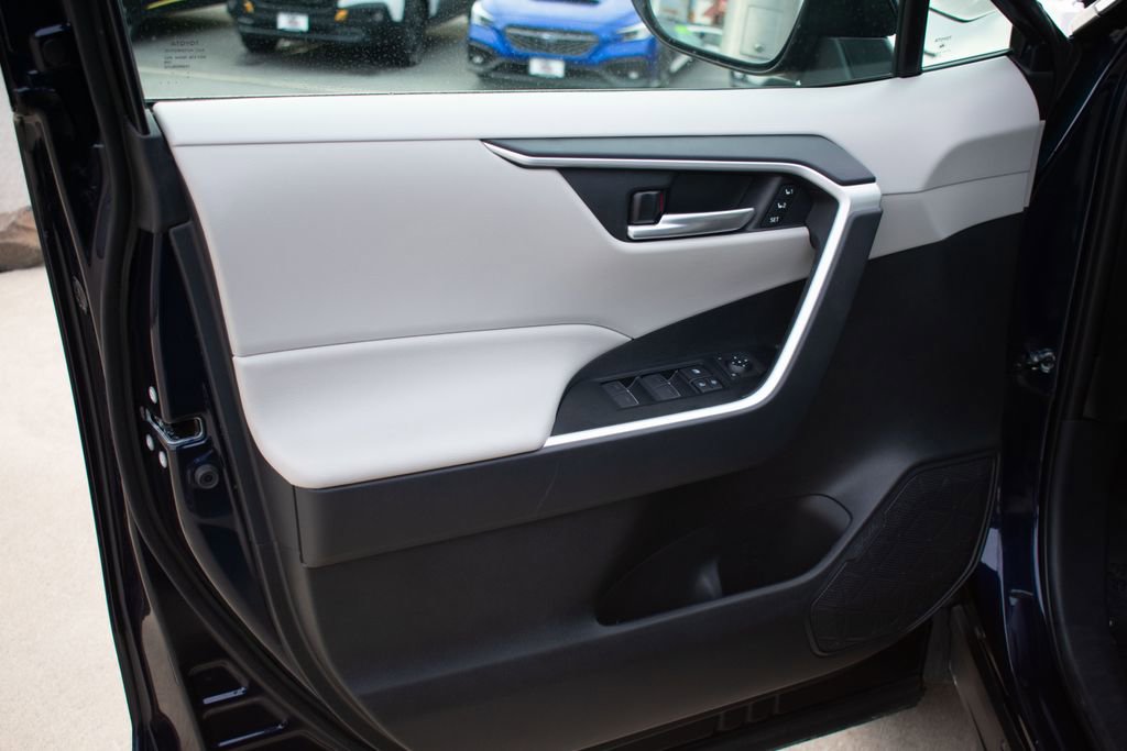 Used 2025 Toyota RAV4 XLE Premium image 13