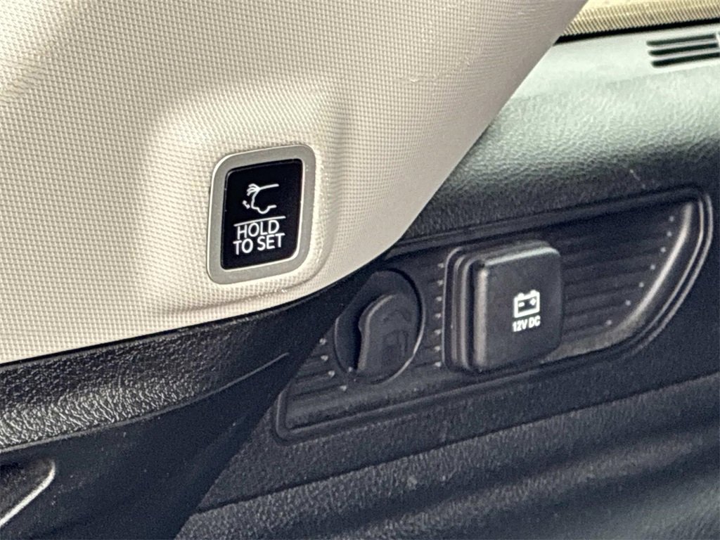 Used 2023 Jeep Grand Cherokee 4WD 4xe image 14