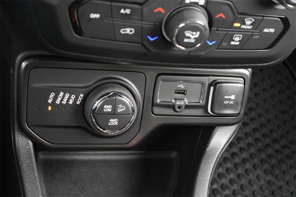 Used 2022 Jeep Renegade Trailhawk w/ Trailer Tow Group image 23