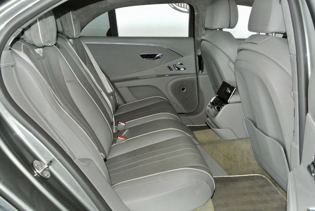 Used 2020 Bentley Flying Spur W12 image 31