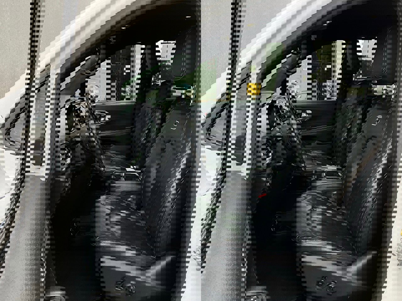 Used 2020 Chrysler Pacifica Touring-L Plus w/ S Appearance Package image 10