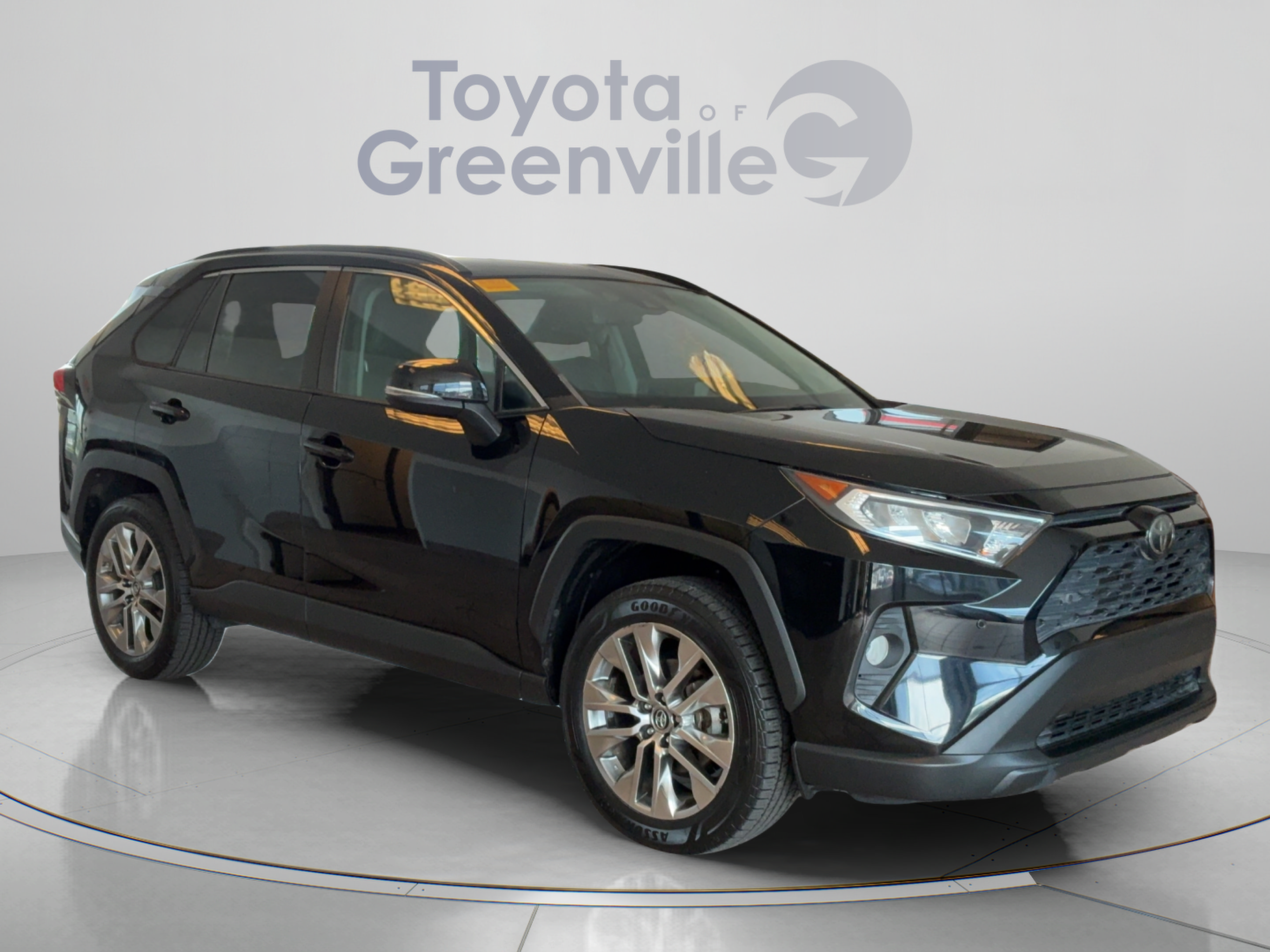 Used 2019 Toyota RAV4 XLE Premium w/ Advanced Technology Package FWD image 8