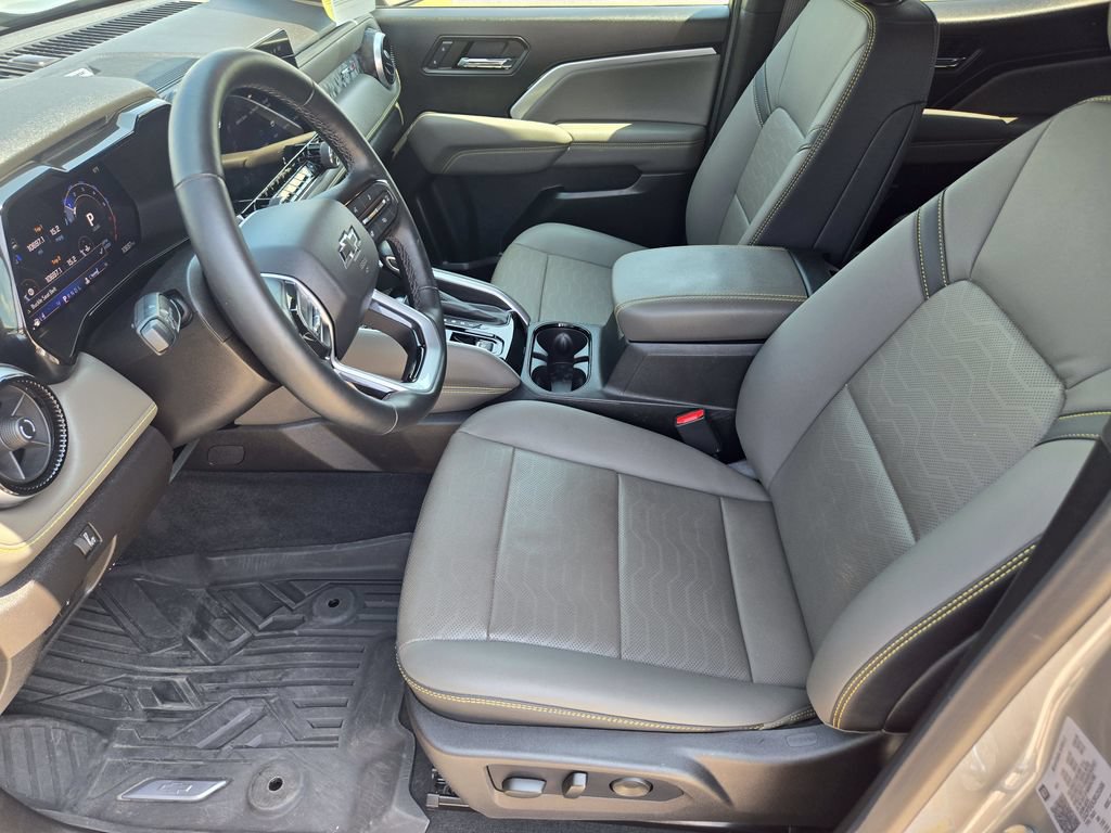 Certified 2024 Chevrolet Colorado ZR2 w/ ZR2 Convenience Package III AWD/4WD image 13