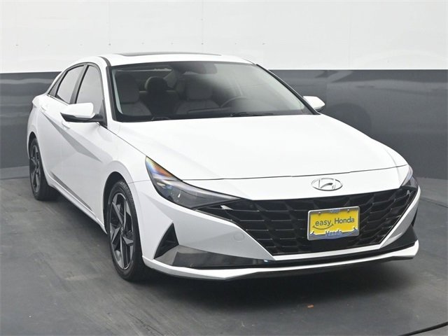 Used 2023 Hyundai Elantra Limited w/ Cargo Package image 2