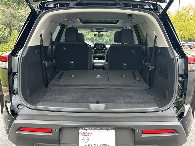 Certified 2025 Nissan Pathfinder SV w/ SV Premium Package image 19