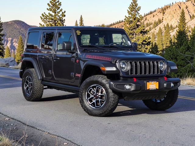Used 2025 Jeep Wrangler Unlimited Rubicon w/ Convenience Group AWD/4WD image 2