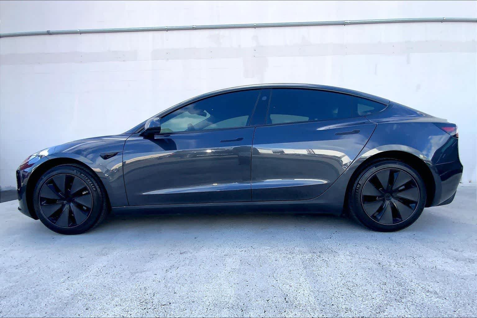 Used 2025 Tesla Model 3 Long Range RWD image 3