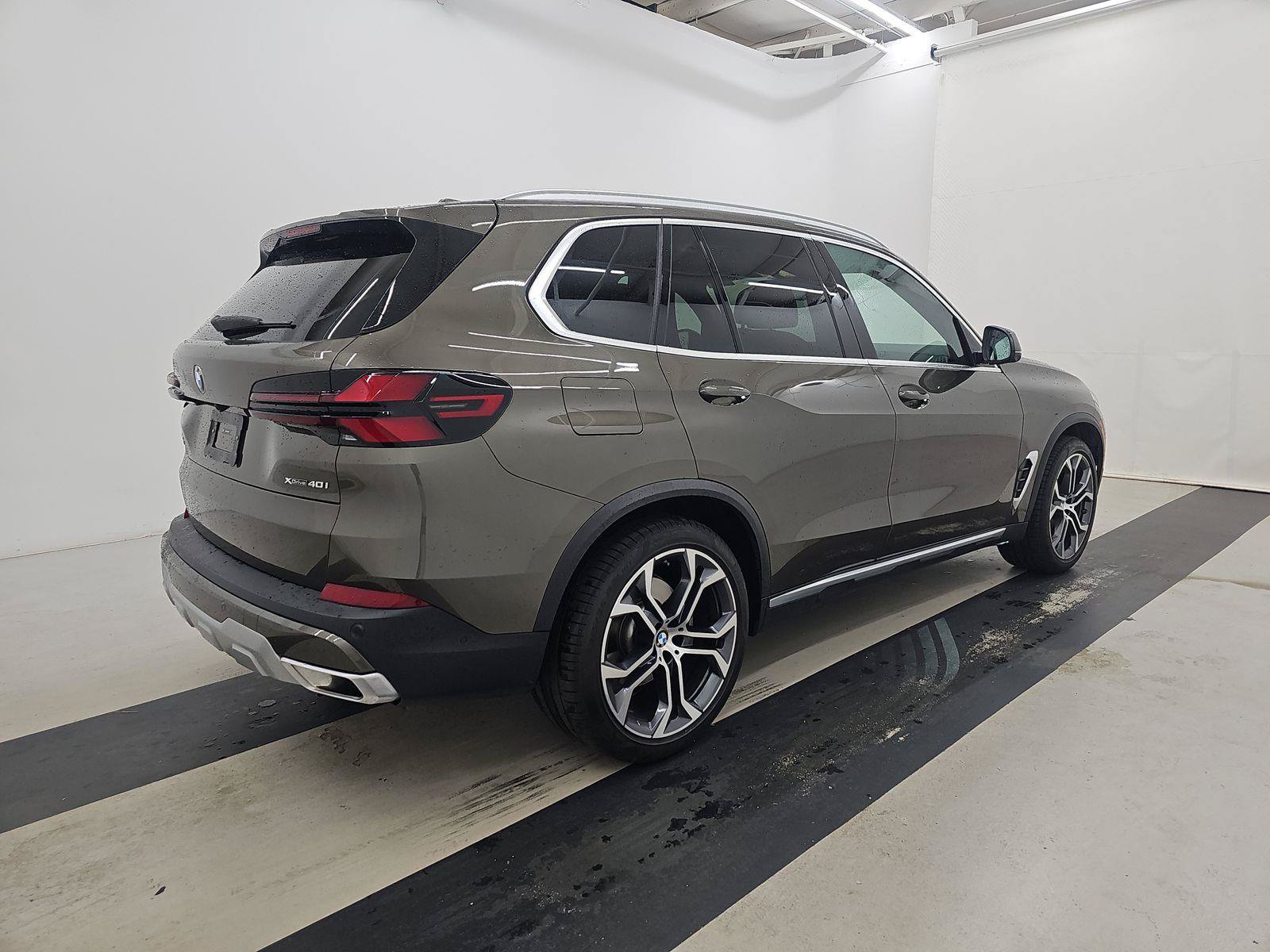 Certified 2026 BMW X5 xDrive40i AWD/4WD image 3