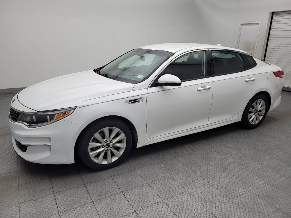 Used 2017 Kia Optima EX FWD image 2