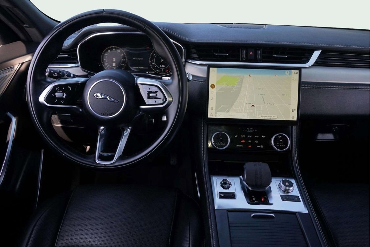 Used 2024 Jaguar F-PACE R-Dynamic S image 22