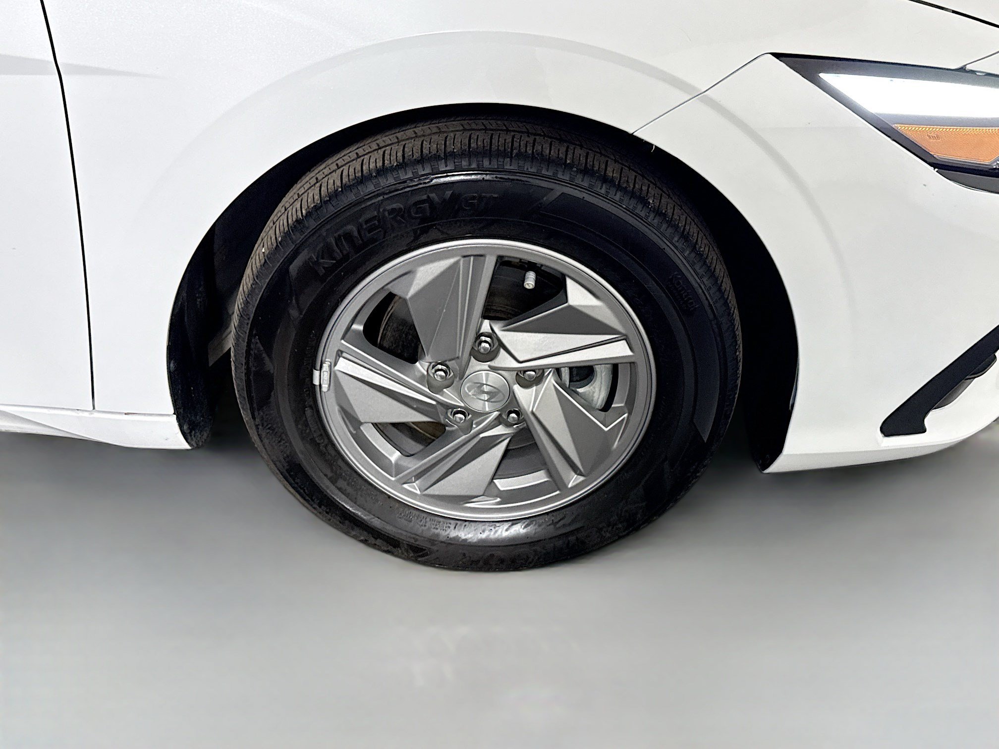Used 2025 Hyundai Elantra SE FWD image 31