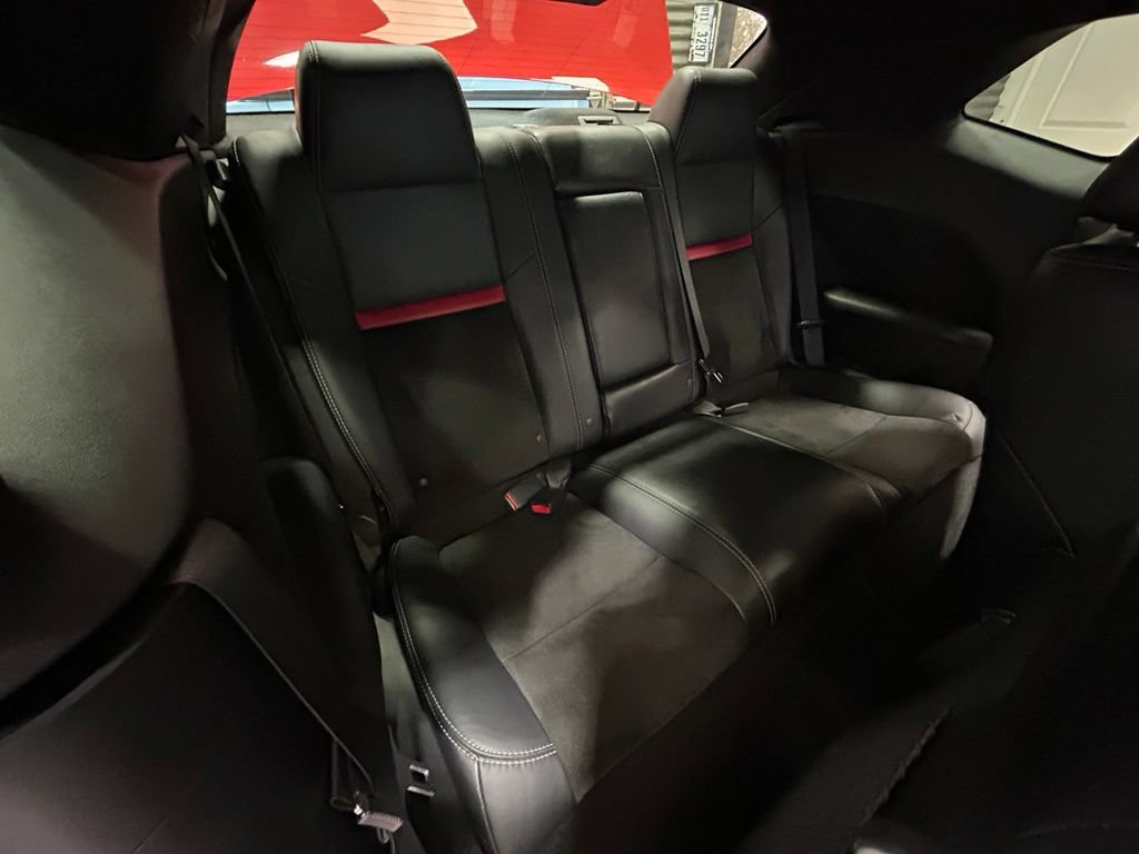 Used 2009 Dodge Challenger SRT8 RWD image 5