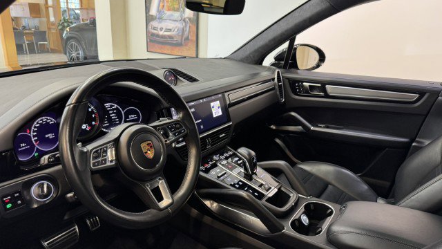 Used 2021 Porsche Cayenne Turbo image 6