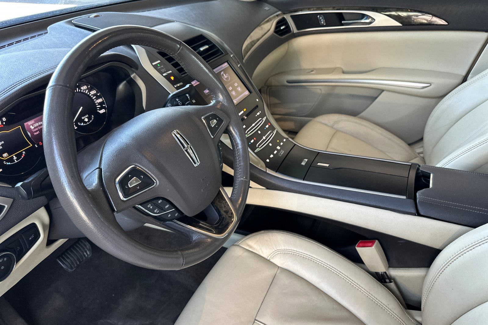 Used 2013 Lincoln MKZ FWD image 10