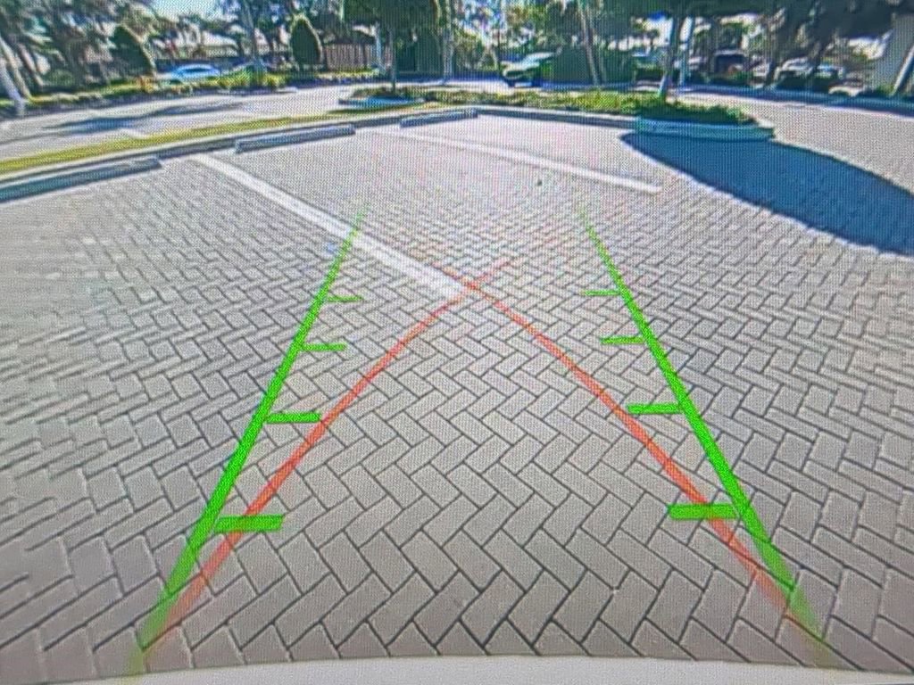 Used 2021 BMW ALPINA B7 xDrive image 22