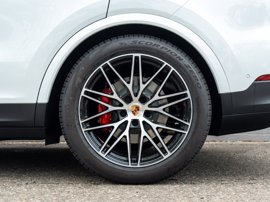 New 2026 Porsche Cayenne S AWD/4WD image 13